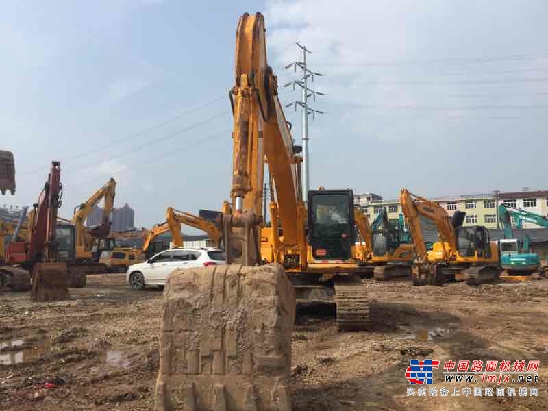 江西出售转让二手4800小时2011年龙工LG6225挖掘机