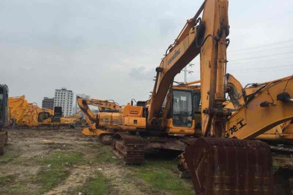 江西出售转让二手3300小时2012年龙工LG6235挖掘机