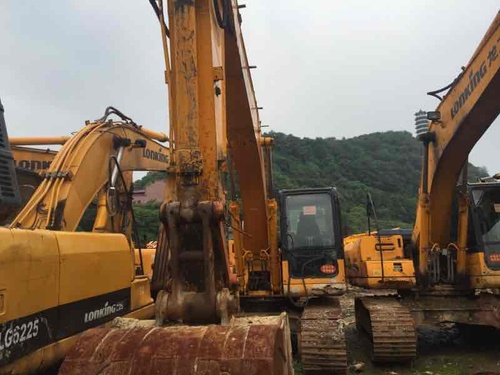 江西出售转让二手4800小时2010年龙工LG6225挖掘机