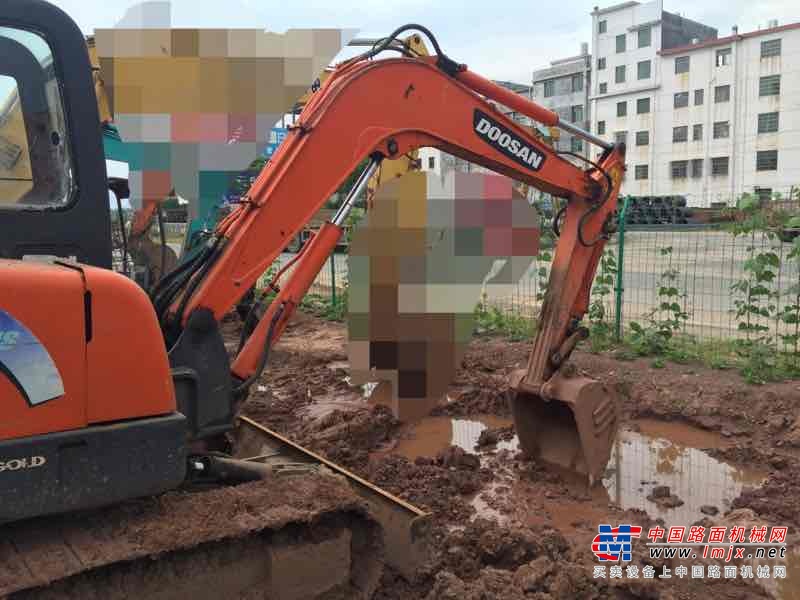 江西出售转让二手6363小时2010年斗山DH55挖掘机