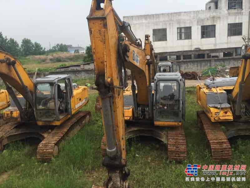 江西出售转让二手3900小时2010年徐工XE230挖掘机