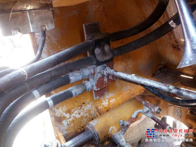 黑龙江出售转让二手2000小时2010年山工SEM630B装载机