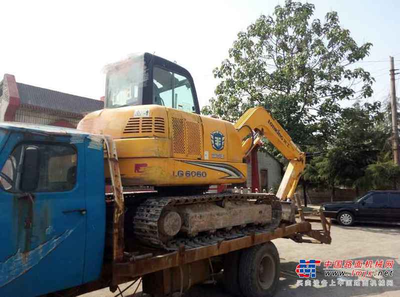 山西出售转让二手3000小时2011年柳工CLG906C挖掘机
