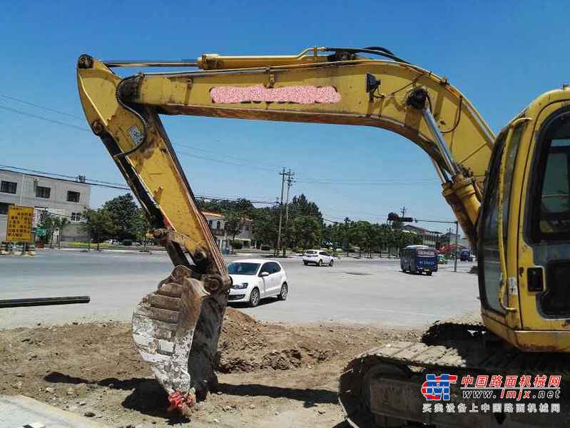 陕西出售转让二手8000小时2006年玉柴YC135挖掘机