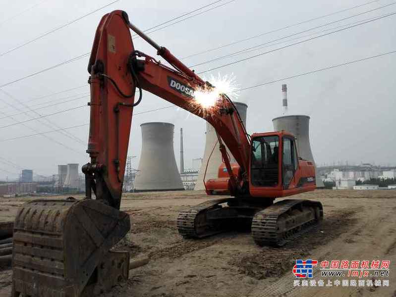 陕西出售转让二手6800小时2009年斗山DH220LC挖掘机