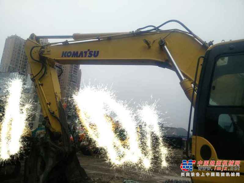贵州出售转让二手10020小时2008年小松PC220挖掘机
