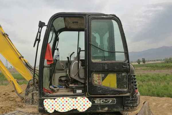 山西出售转让二手4600小时2013年现代R55挖掘机