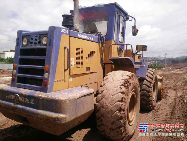 云南出售转让二手8000小时2010年龙工LG850装载机