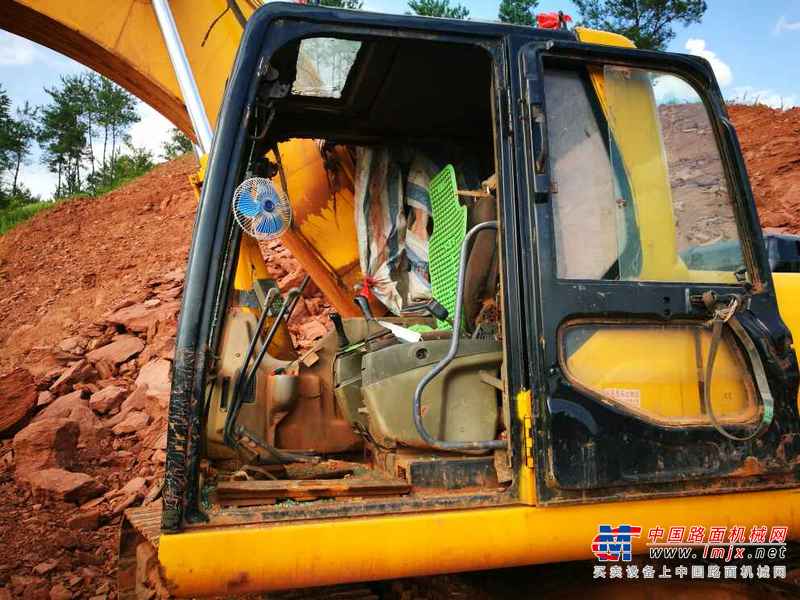 江西出售转让二手8000小时2010年龙工LG6220挖掘机