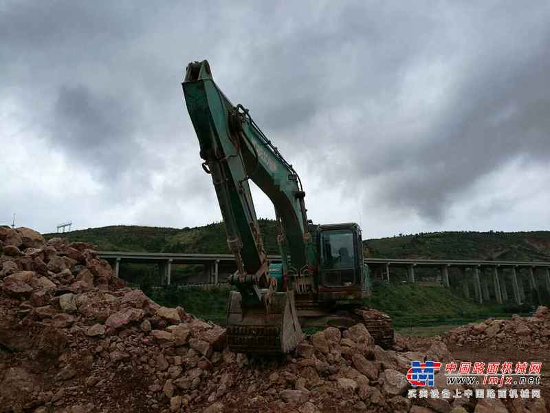 云南出售转让二手10900小时2010年神钢SK250挖掘机