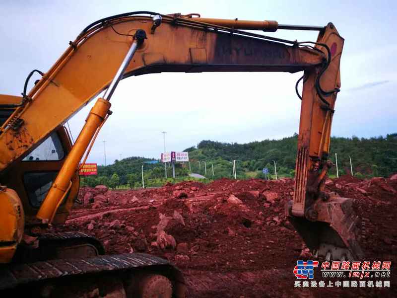 江西出售转让二手12000小时2007年现代R210挖掘机