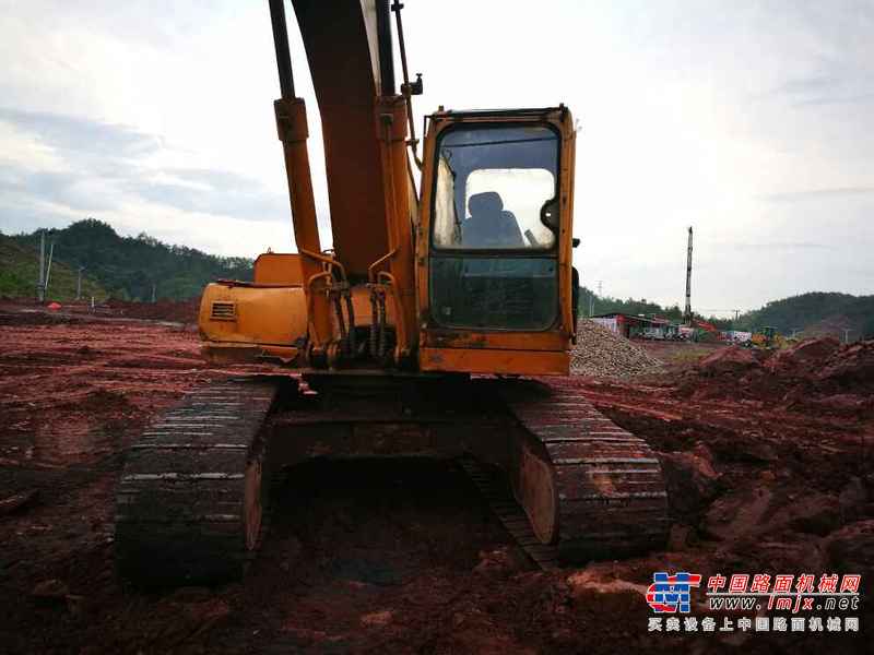 江西出售转让二手12000小时2007年现代R210挖掘机