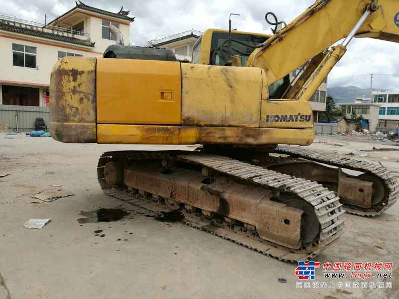 云南出售转让二手12500小时2009年小松PC220挖掘机