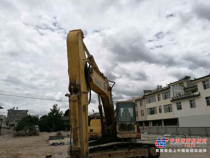 云南出售转让二手12500小时2009年小松PC220挖掘机