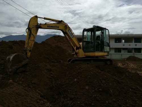 云南出售转让二手12500小时2009年小松PC56挖掘机