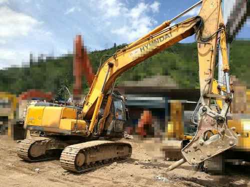 云南出售转让二手6045小时2010年现代R215挖掘机