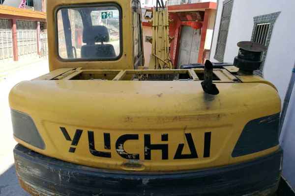 云南出售转让二手7600小时2010年玉柴YC85挖掘机