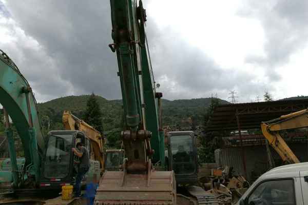 云南出售转让二手5172小时2009年神钢SK350LC挖掘机
