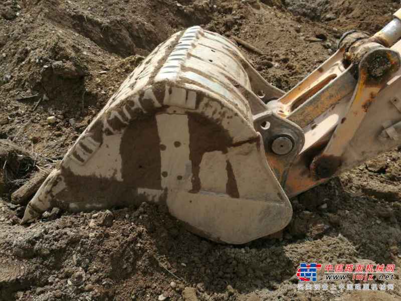 云南出售转让二手4980小时2008年现代R225LC挖掘机
