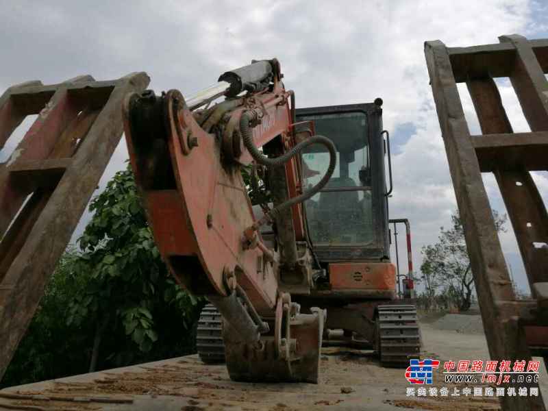 云南出售转让二手2283小时2013年日立ZX55USR挖掘机