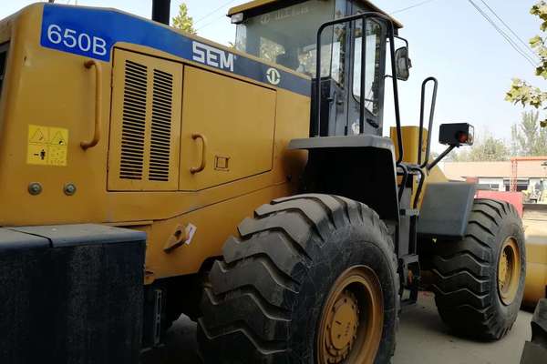 山东出售转让二手2583小时2014年山工SEM650B装载机