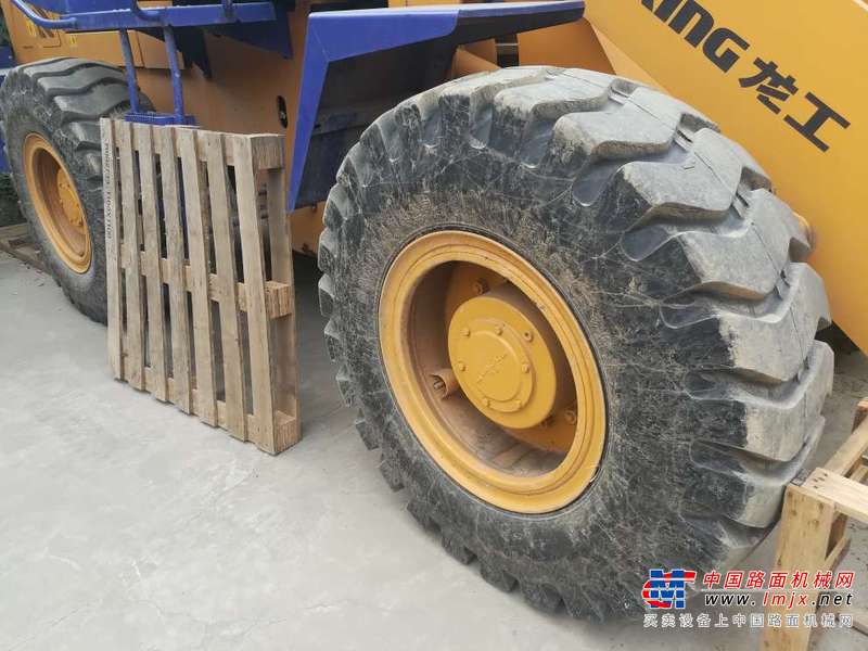 陕西出售转让二手400小时2016年龙工LG833G装载机