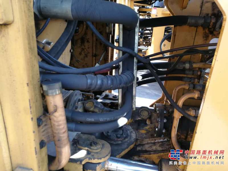 内蒙古出售转让二手4000小时2011年龙工LG855B装载机