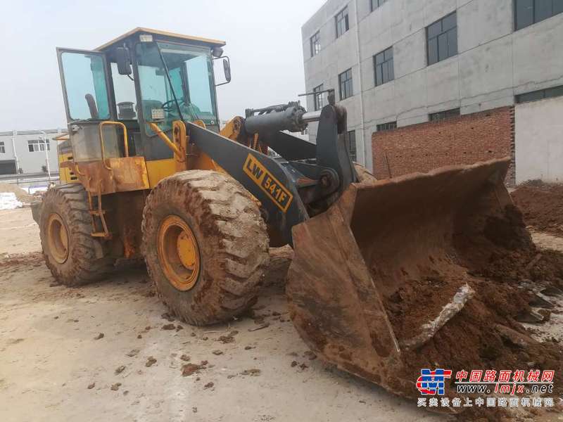 陕西出售转让二手6000小时2007年徐工LW541F装载机