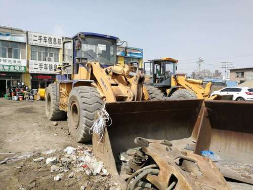 内蒙古出售转让二手4000小时2011年龙工LG855装载机