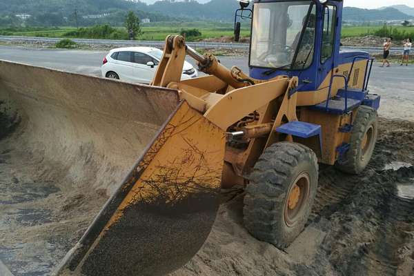 江西出售转让二手8000小时2009年龙工LG833装载机