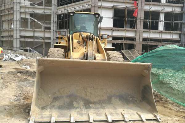 四川出售转让二手6500小时2013年福田雷沃FL955F装载机