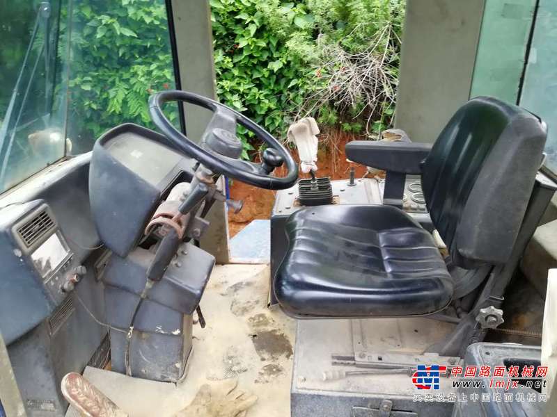 云南出售转让二手8700小时2009年柳工CLG856装载机