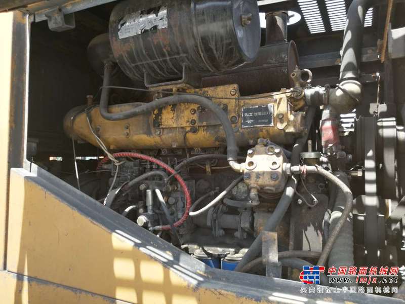 内蒙古出售转让二手3000小时2010年龙工LG855B装载机