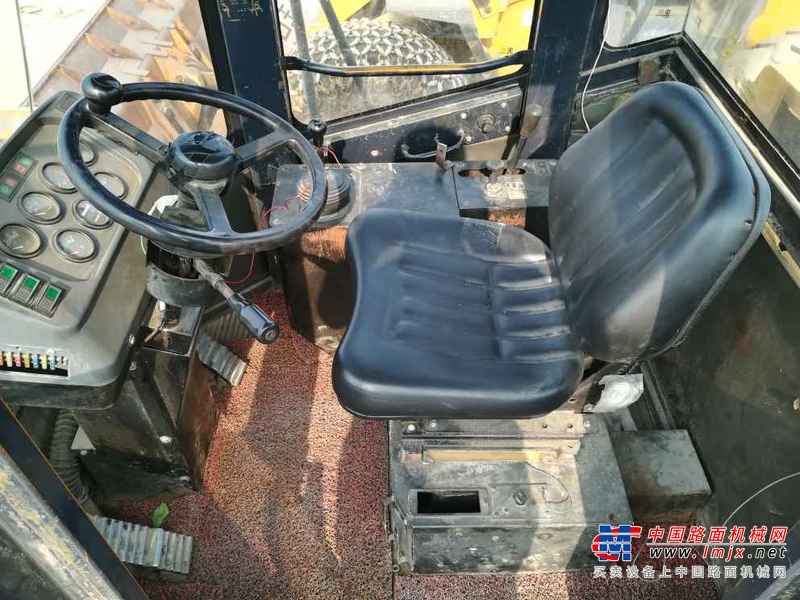 辽宁出售转让二手5000小时2011年山工SEM650B装载机