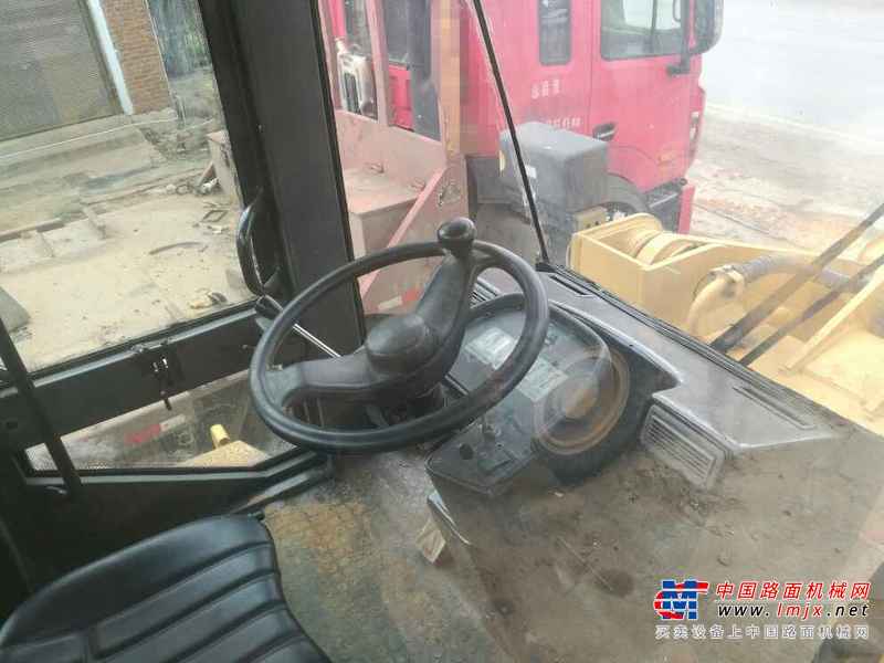 云南出售转让二手2345小时2015年柳工CLG855装载机