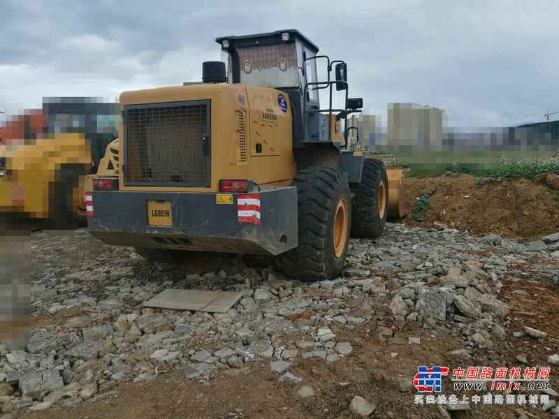 云南出售转让二手2591小时2015年龙工LG855N装载机