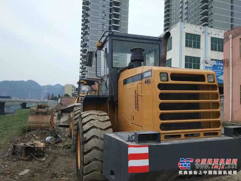 湖北出售转让二手5000小时2012年龙工LG853B装载机