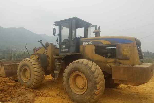 贵州出售转让二手6000小时2009年山工SEM952装载机