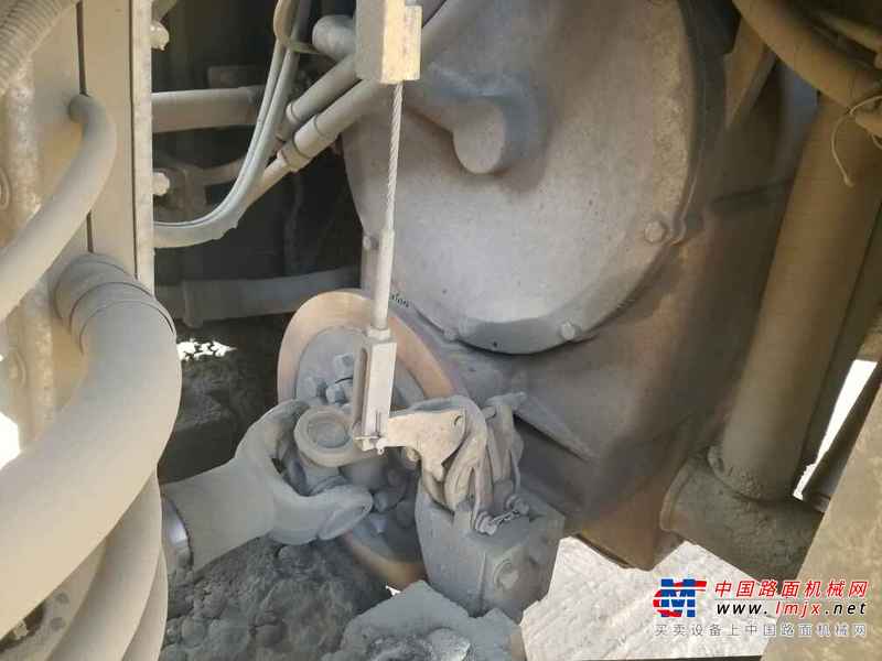 内蒙古出售转让二手3000小时2011年龙工LG855B装载机
