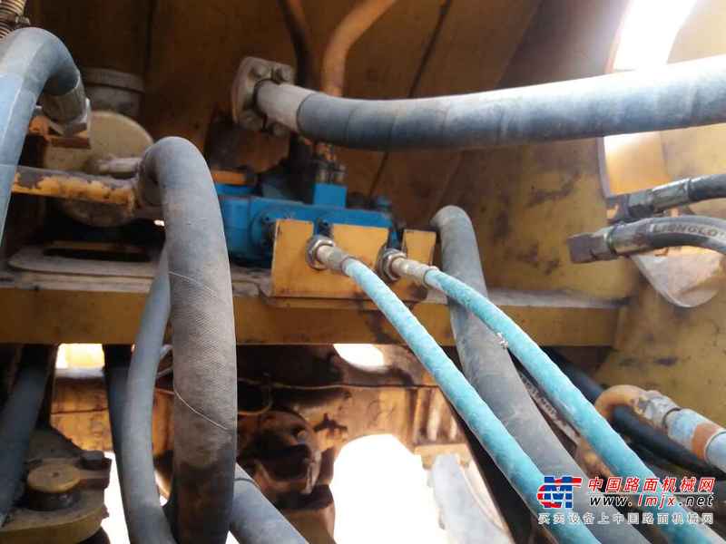 陕西出售转让二手3000小时2012年龙工LG833B装载机