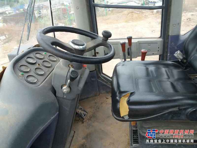 陕西出售转让二手3000小时2012年龙工LG833B装载机