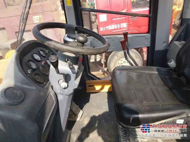 陕西出售转让二手1000小时2015年龙工LG855D装载机