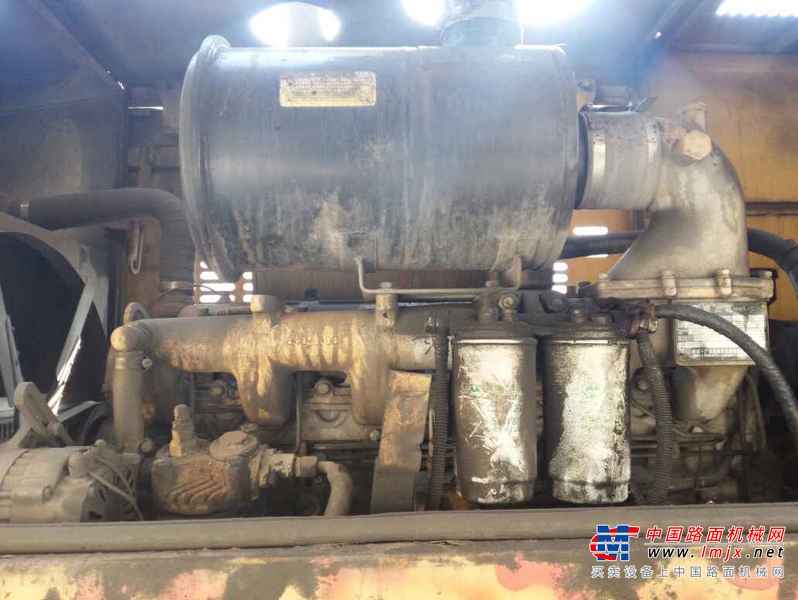 山西出售转让二手4000小时2013年龙工LG833装载机