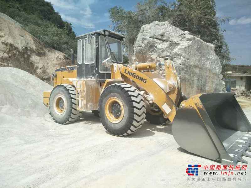 云南出售转让二手2000小时2014年柳工CLG855装载机