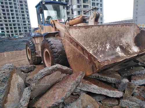 河南出售转让二手6000小时2010年龙工LG833B装载机