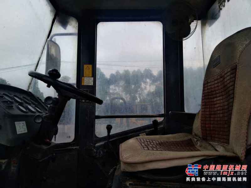 重庆出售转让二手8000小时2009年山工SEM650装载机