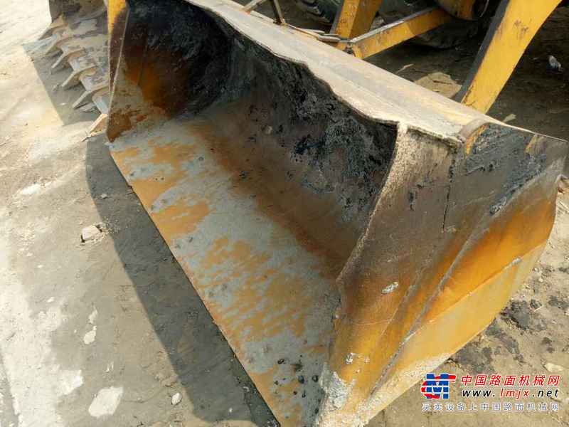 河南出售转让二手4000小时2013年山工SEM630B装载机