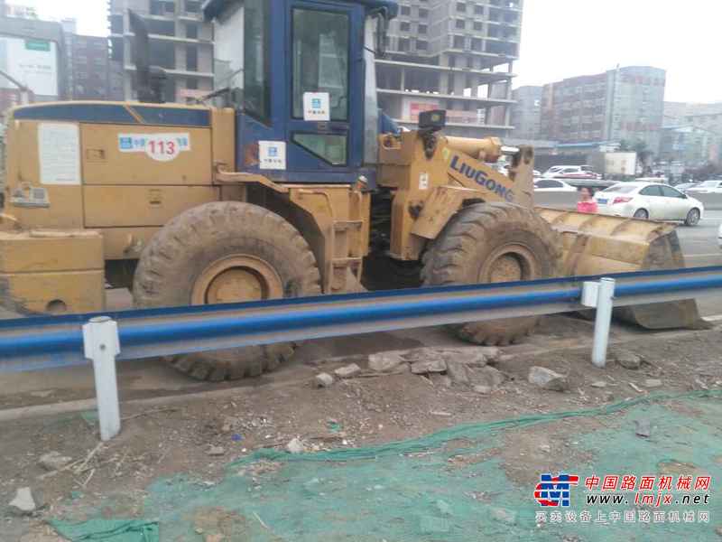河南出售转让二手8900小时2006年柳工CLG855装载机