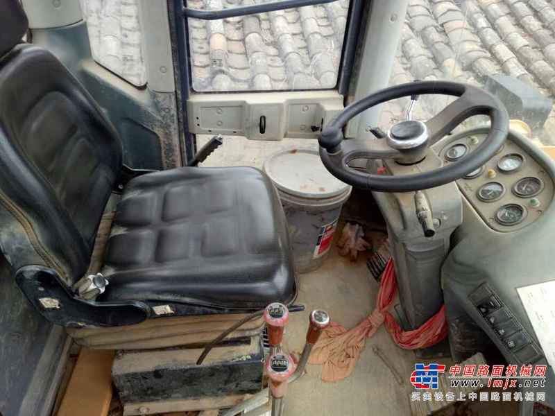 云南出售转让二手3850小时2010年龙工LG833B装载机