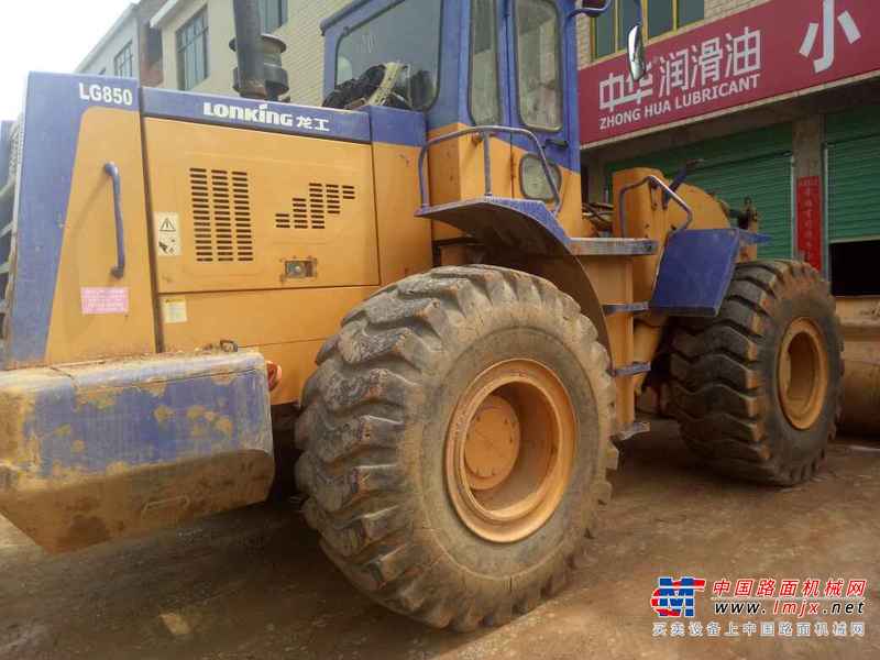 江西出售转让二手8900小时2010年龙工850装载机